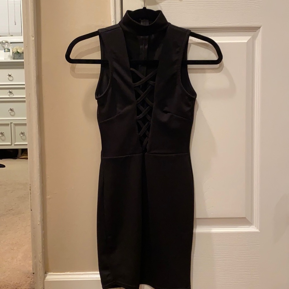 Misguided Black Criss Cross Mini Dress - Picture 2 of 6